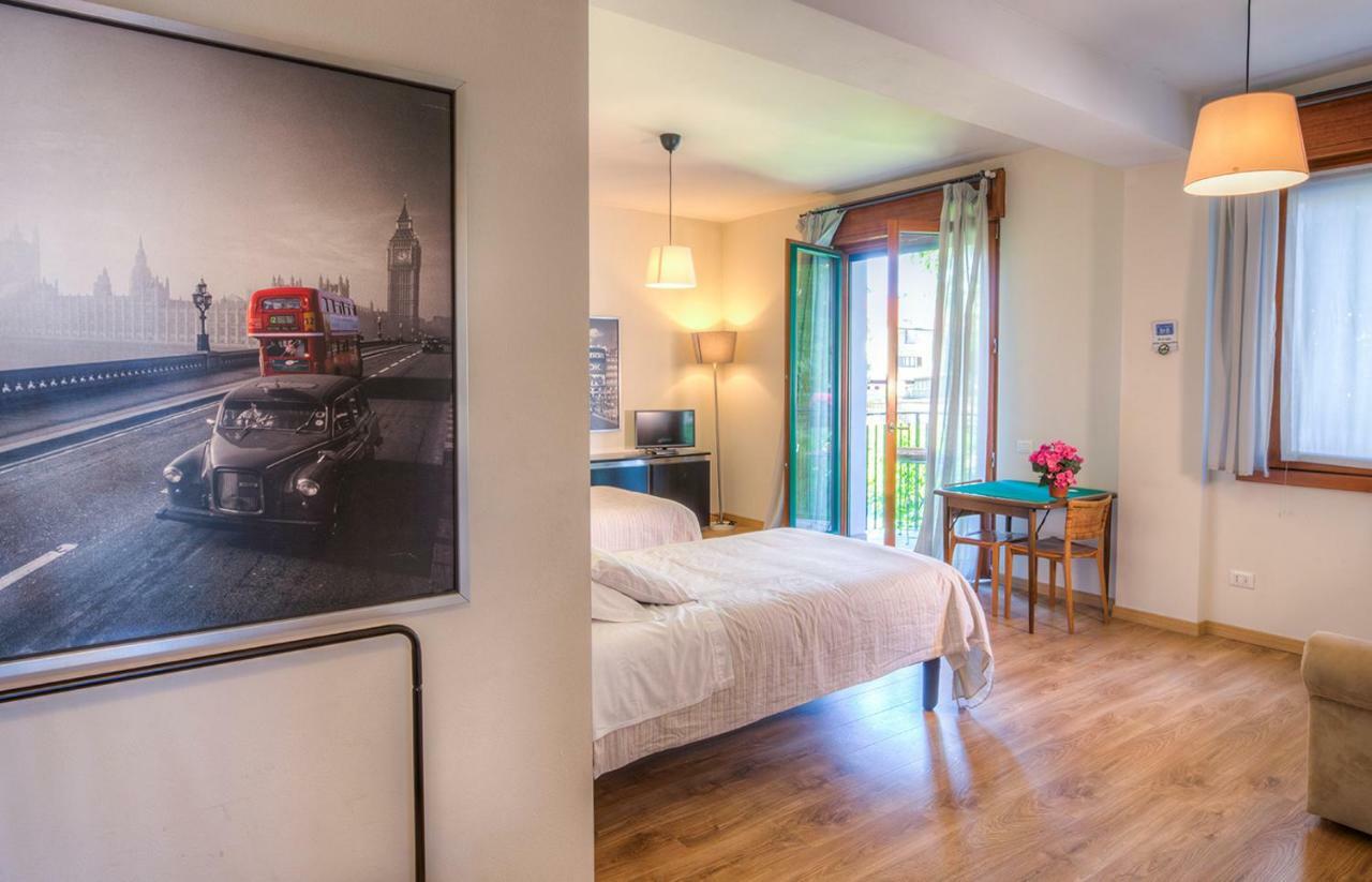 Rita'S Garden Bed & Breakfast San Vittore Olona ภายนอก รูปภาพ